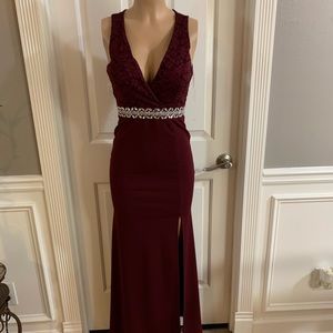 Women’s junior burgundy halter lace top dress